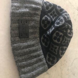 Louis Vuitton 100% cashmere beanie (women’s)